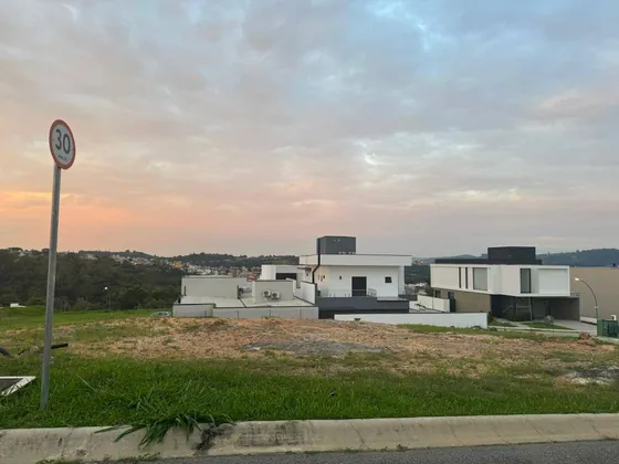 Lote/Terreno a venda com 300m² - Condomínio Colline di Parma - Valinhos