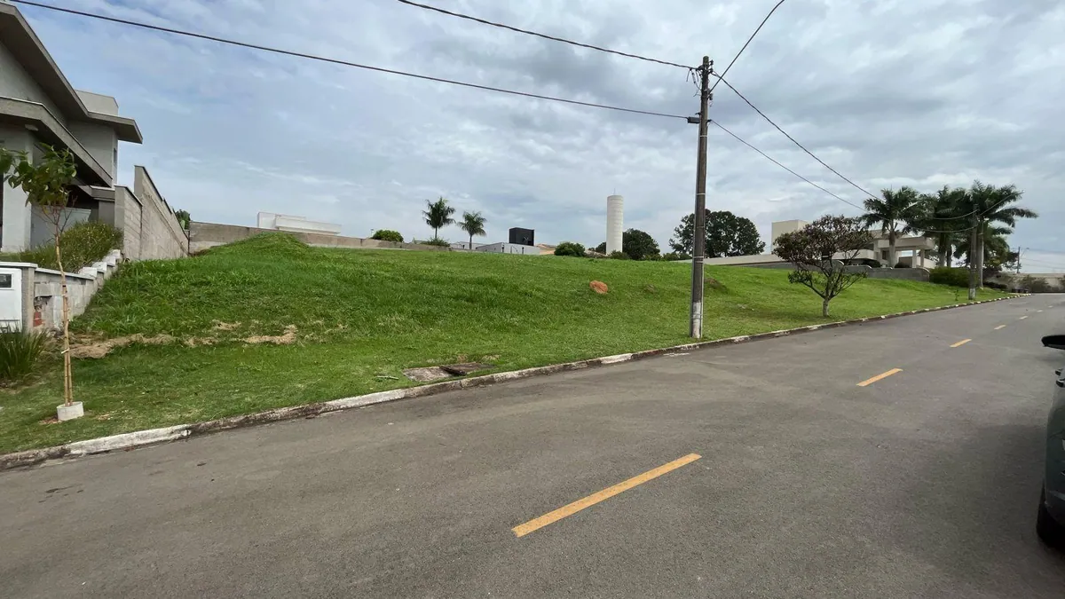 Terreno à venda, 1000 m² por R$ 1.300.000,00 - Condomínio Villa Lombarda - Valinhos/SP, foto 1