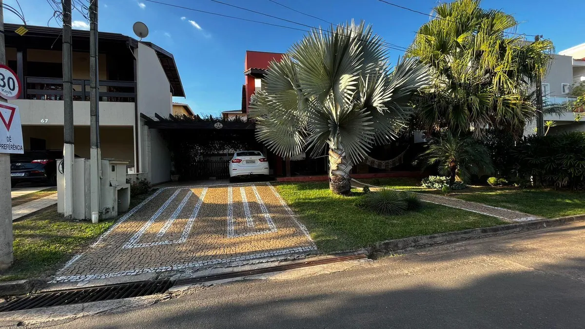 Casa com 3 dormitórios à venda, 221 m² por R$ 1.251.000,00 - Condomínio Vivenda das Quaresmeiras - Valinhos/SP, foto 1