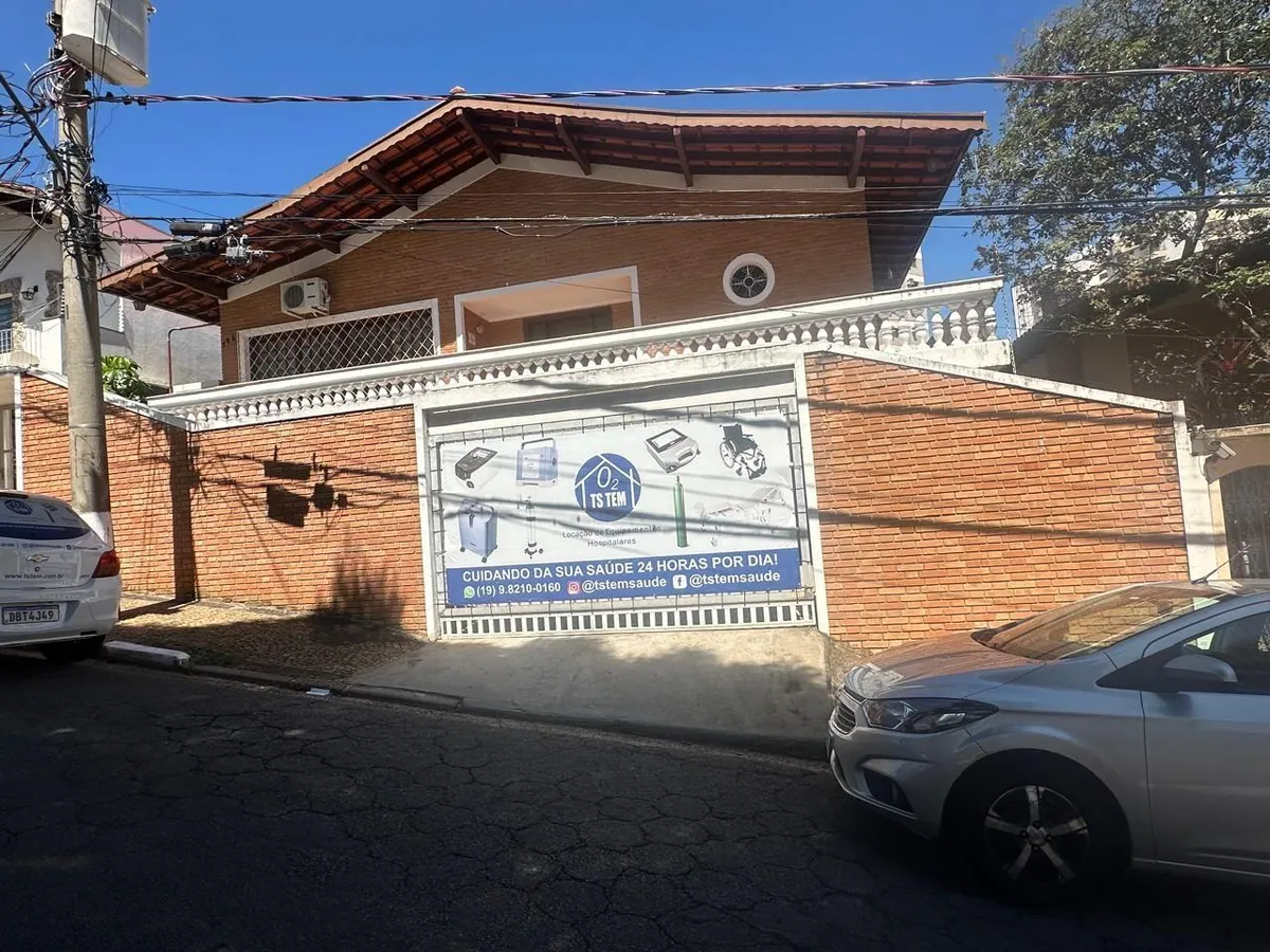 Casa comercial ou residencial em ótima localização no centro de Vinhedo AT:480m2, AC: 289,5m2. Espaços amplos, vagas de garagem e fácil acesso., foto 1