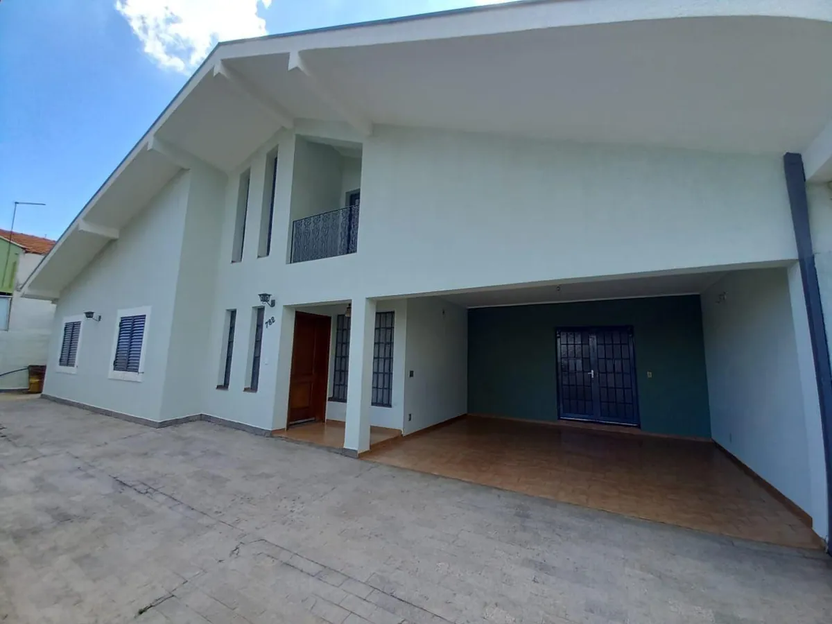 Casa 3 dormitórios, 1 suíte, salas amplas, escritório, 5 vagas em bairro tranquilo e fácil acesso em Valinhos-SP, foto 1