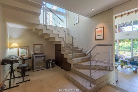 Casa com 4 dormitórios à venda, 391 m² por R$ 4.380.000 - Condomínio Moinho do Vento - Valinhos/SP