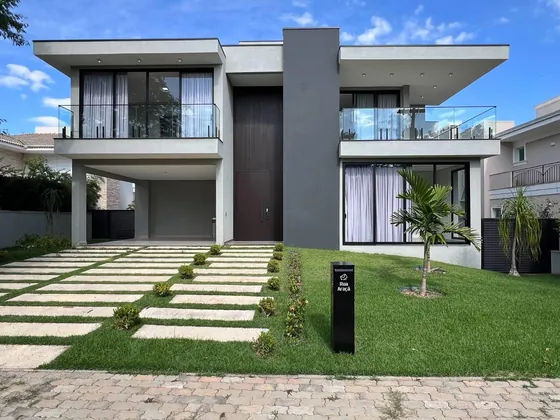 Casa com 4 quartos