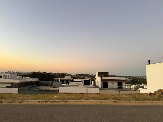Lote/Terreno a venda com 312m² - Condomínio Colline di Parma - Valinhos