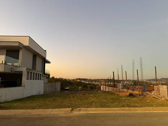 Lote/Terreno a venda com 330m² - Condomínio Colline di Parma - Valinhos