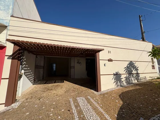 Casa 3 dormitórios, 3 vagas cobertas em Valinhos - excelente localização