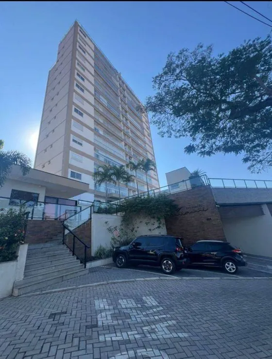 Apto 77 m² abaixo do valor de mercado! 2 dorm (1 suíte), sacada gourmet, ar-condicionado, armários planejados, 2 vagas e lazer completo em localização privilegiada. Oportunidade!