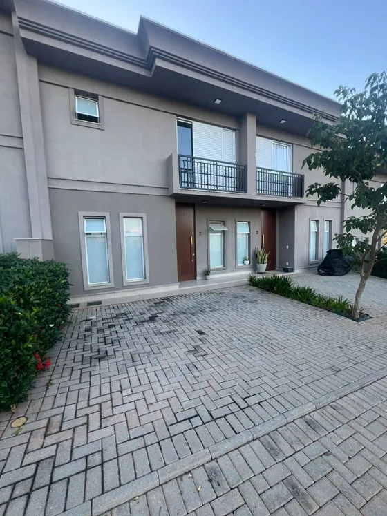 Casa Geminada com 3 quartos, Chácaras Silvania - Valinhos