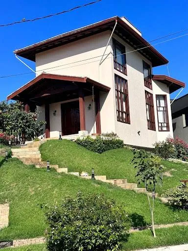 Casa no Condomínio Reserva Colonial com 3 Suítes- Valinhos