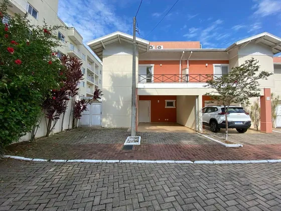 Casa de Condomínio com 3 suites Condomínio Villa Di Capri - Vinhedo SP