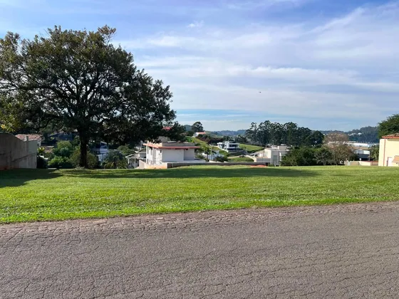 Terreno maravilhoso com excelente topgrafia