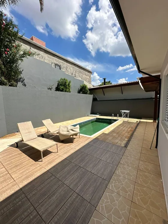 Casa de Condomínio com 3 quartos - Vinhedo