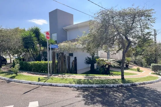 Casa de Condomínio com 3 quartos - Morada das Nascentes - Valinhos SP